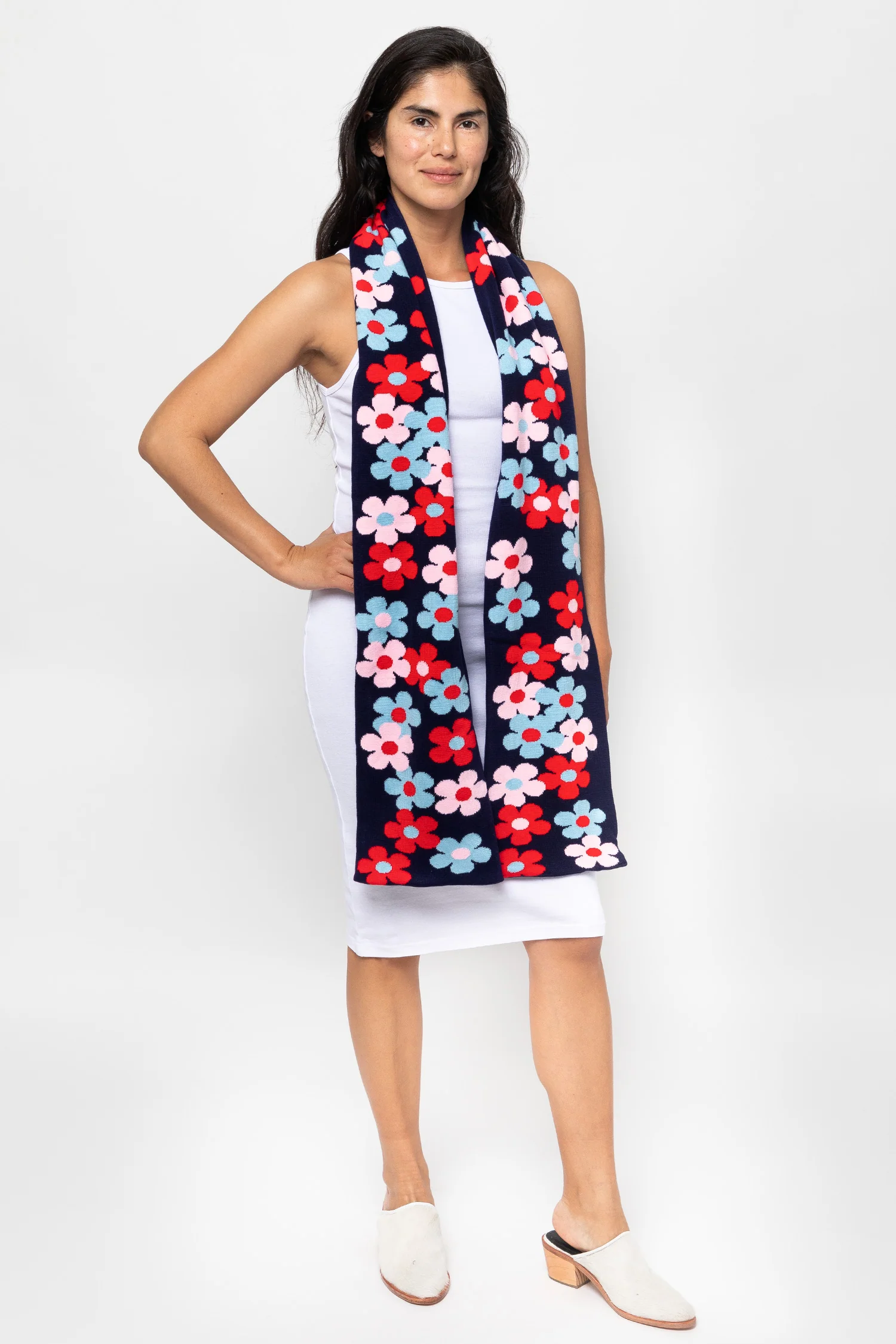 JQSCARF35 - Daisy Vine Scarf - Image 23